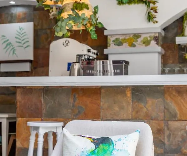 Marhava Отель Кониль-де-ла-Фронтера