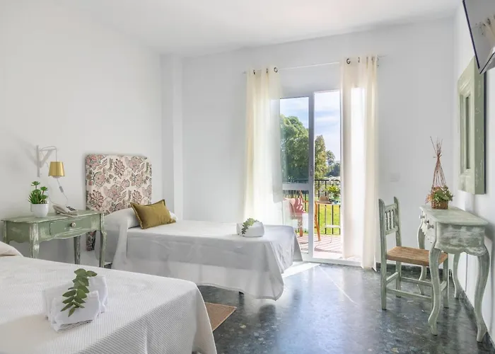 מלון Marhava קוניל דה לה פרונטרה